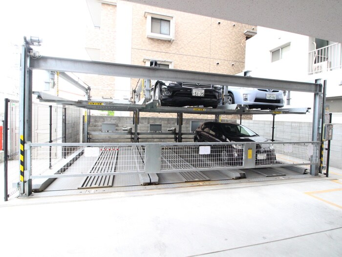 物件外観写真4　(駐車場)