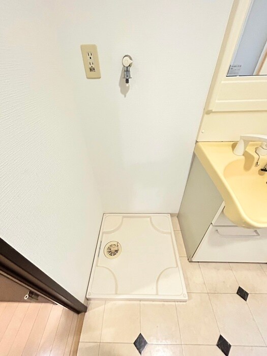 物件内観写真11　(洗濯機置場)