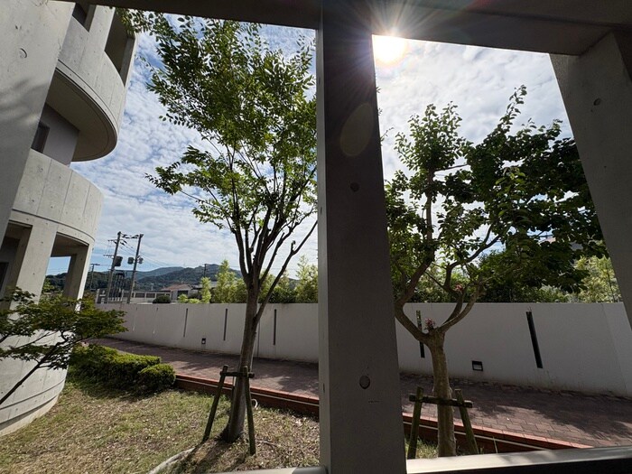 物件内観写真17　(室内からの展望)