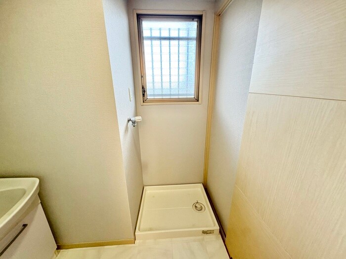 物件内観写真20　(洗濯機置場)