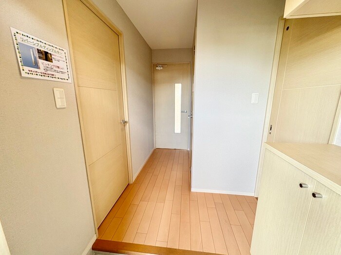 物件内観写真21　(廊下)