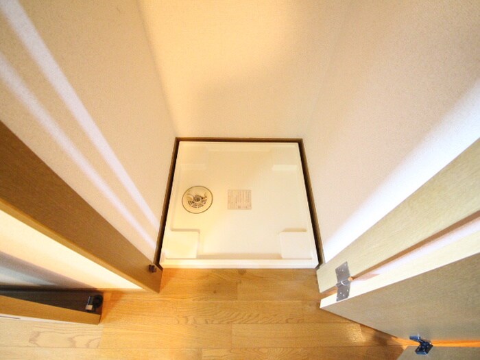 物件内観写真14　(洗濯機置場)