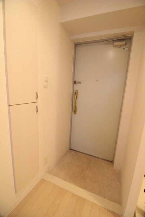物件内観写真18　(玄関)