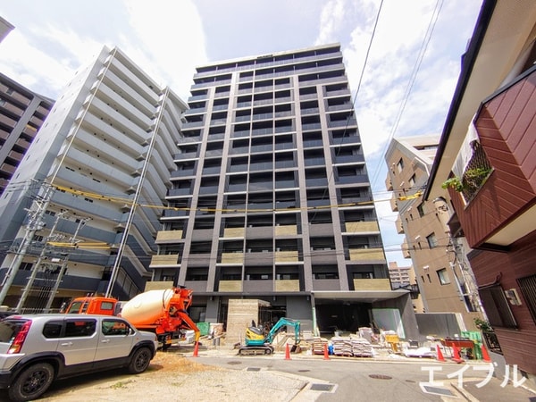建築中
