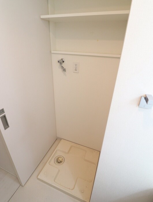 物件内観写真18　(洗濯機置場)