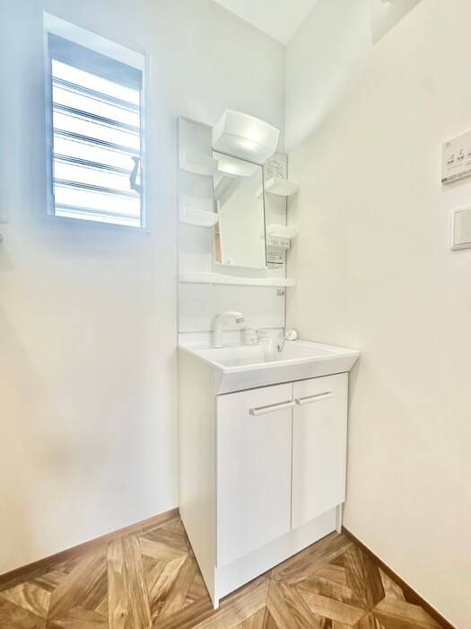 物件内観写真9　(洗面)