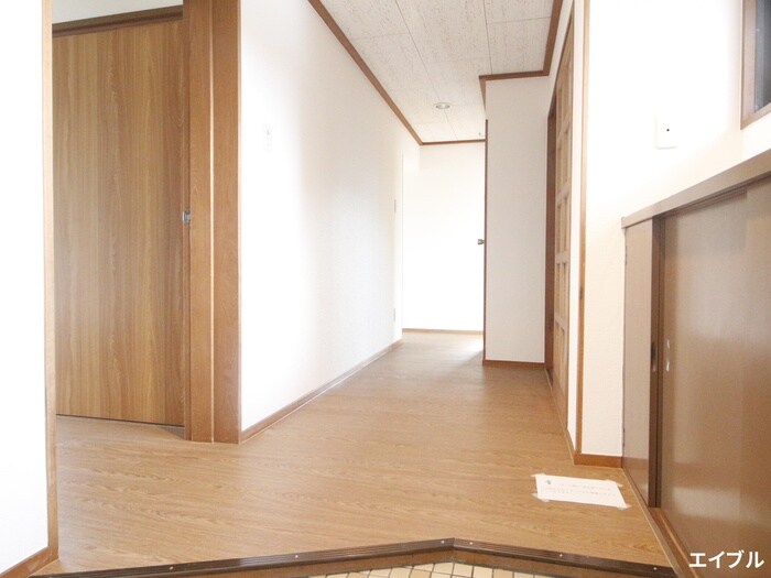 物件内観写真14　(玄関)