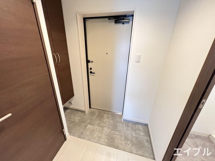 物件内観写真13　(玄関)