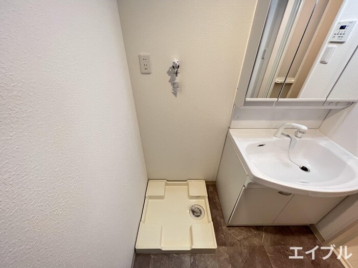 物件内観写真17　(洗濯機置場)