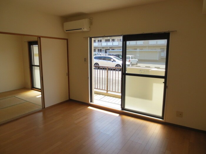 物件内観写真6　(居室)