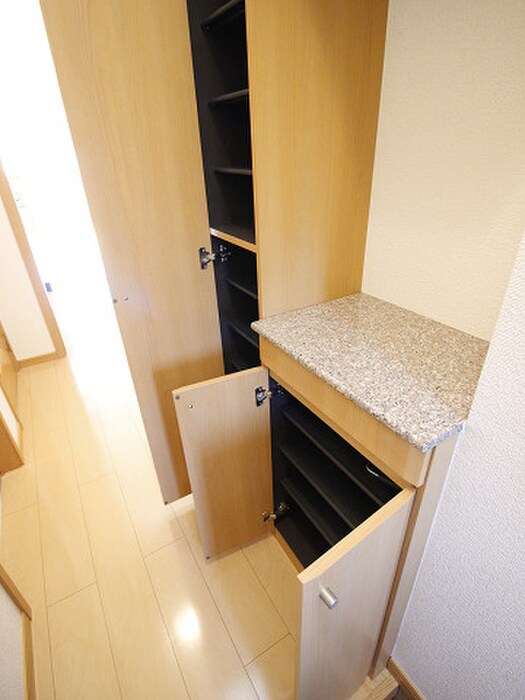 物件内観写真17　(靴箱)
