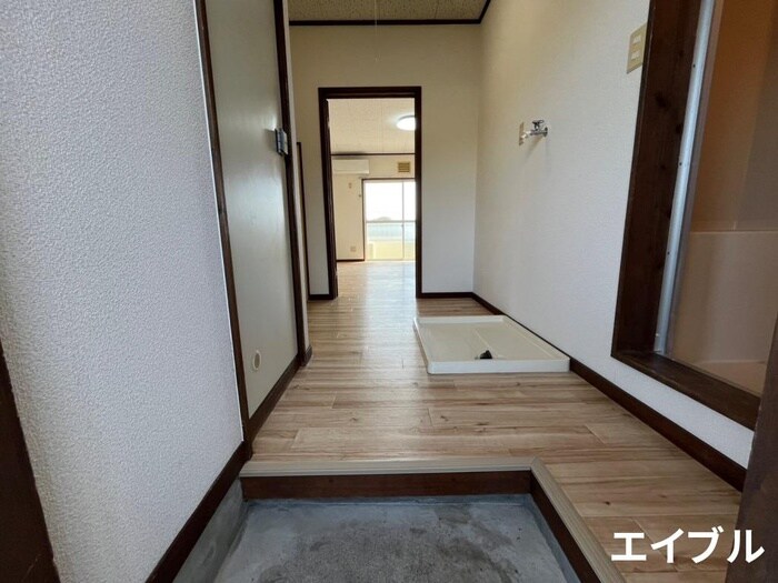 物件内観写真9　(玄関)