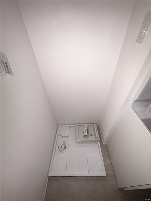 物件内観写真15　(洗濯機置場)