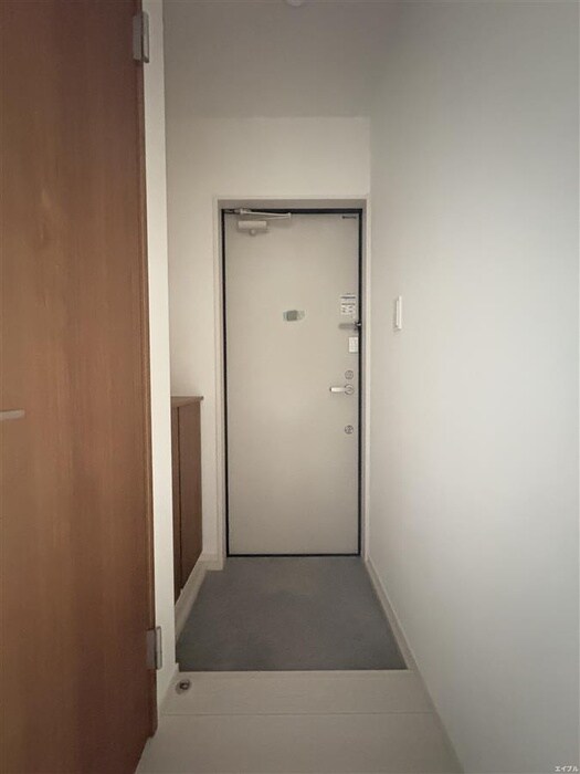 物件内観写真17　(玄関)