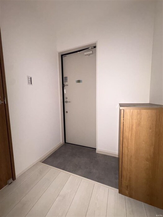 物件内観写真17　(玄関)