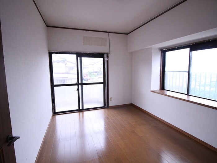 物件内観写真8　(居室)