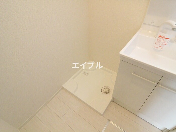 物件内観写真12　(洗濯機置場)