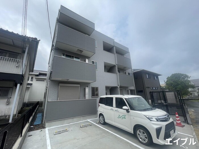 物件外観写真4　(駐車場)