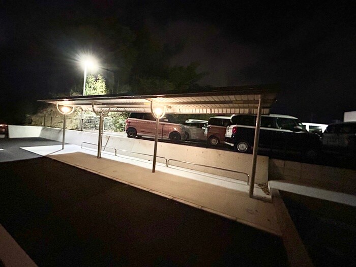 物件外観写真3　(駐車場)