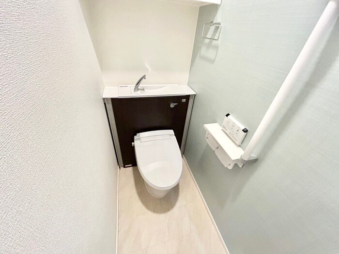 物件内観写真9　(トイレ)