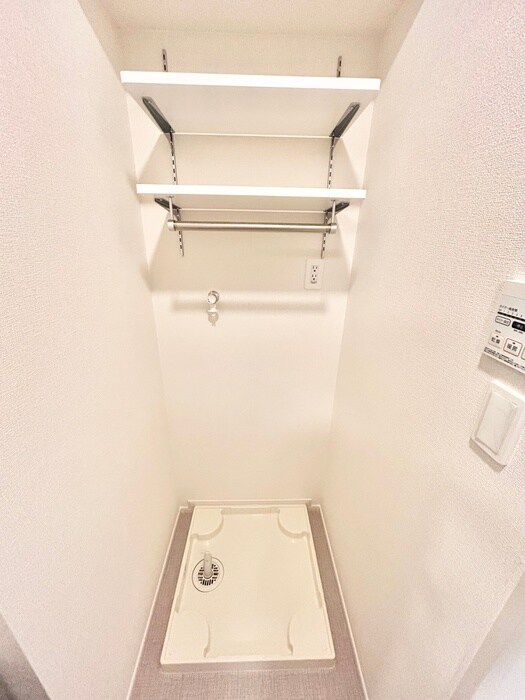 物件内観写真18　(洗濯機置場)