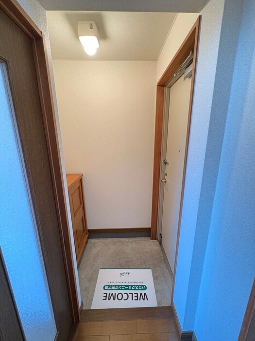 物件内観写真16　(玄関)