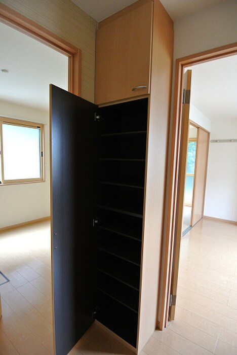物件内観写真12　(靴箱)