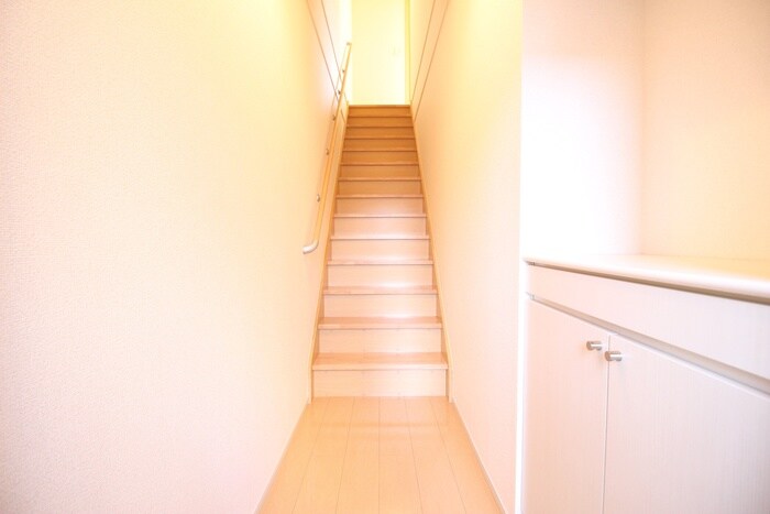 物件内観写真10　(玄関)