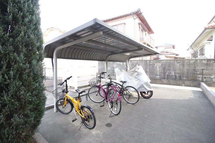 物件外観写真5　(駐輪場)