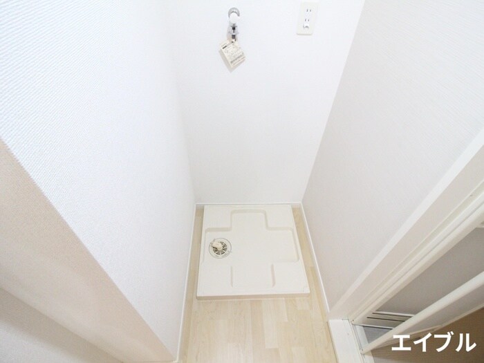 物件内観写真9　(洗濯機置場)