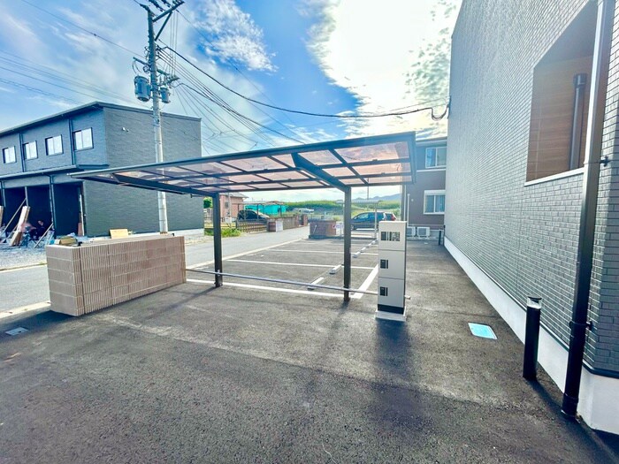 物件外観写真5　(駐輪場)