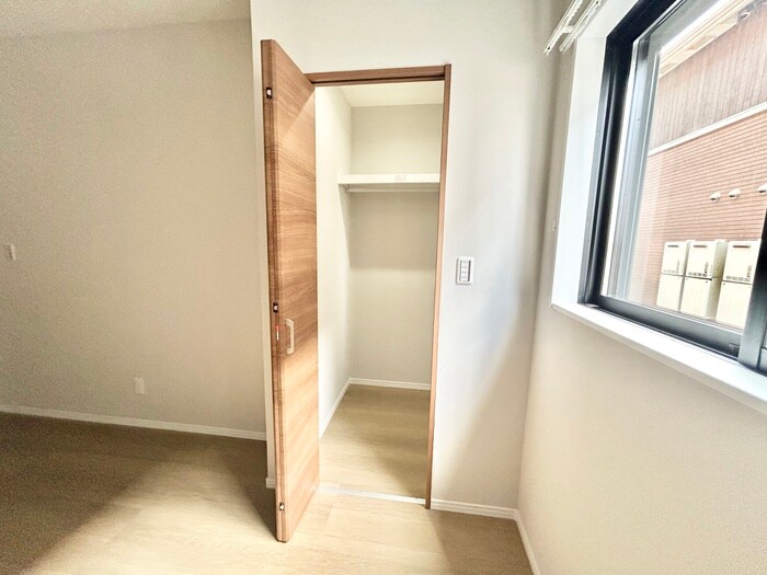 物件内観写真12　(収納)