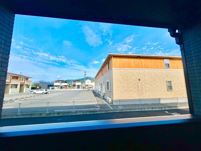 物件内観写真14　(室内からの展望)