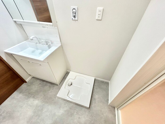 物件内観写真18　(洗濯機置場)