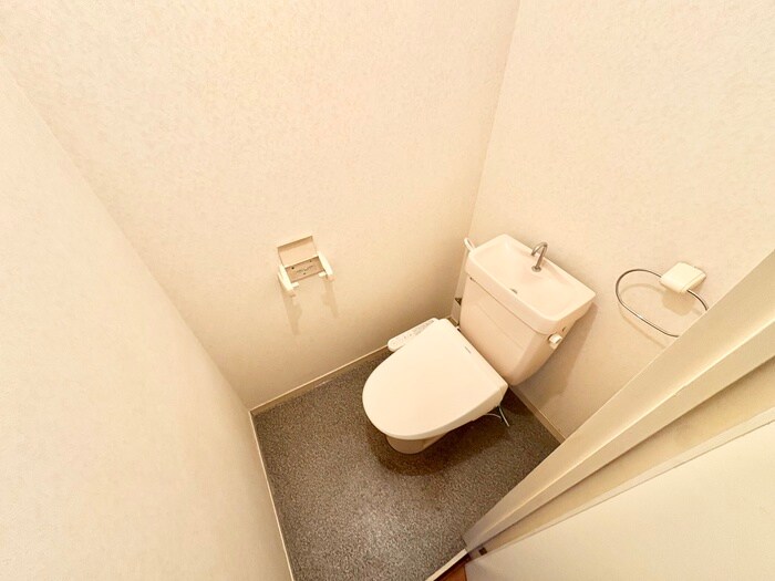 物件内観写真8　(トイレ)