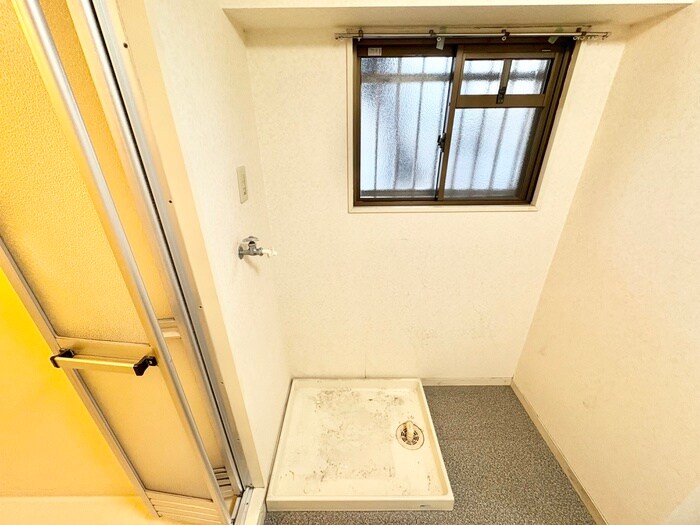 物件内観写真15　(洗濯機置場)