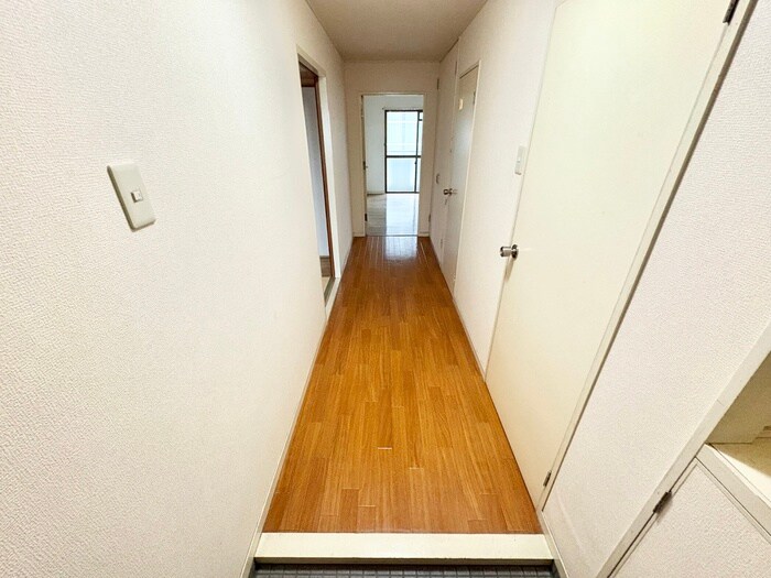 物件内観写真16　(廊下)