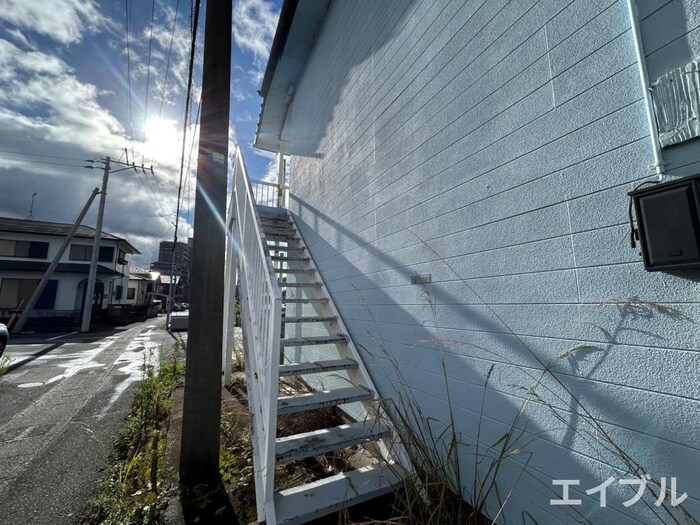 物件外観写真4　(エントランス部分)