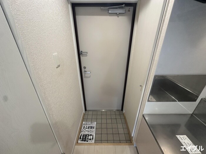 物件内観写真11　(玄関)