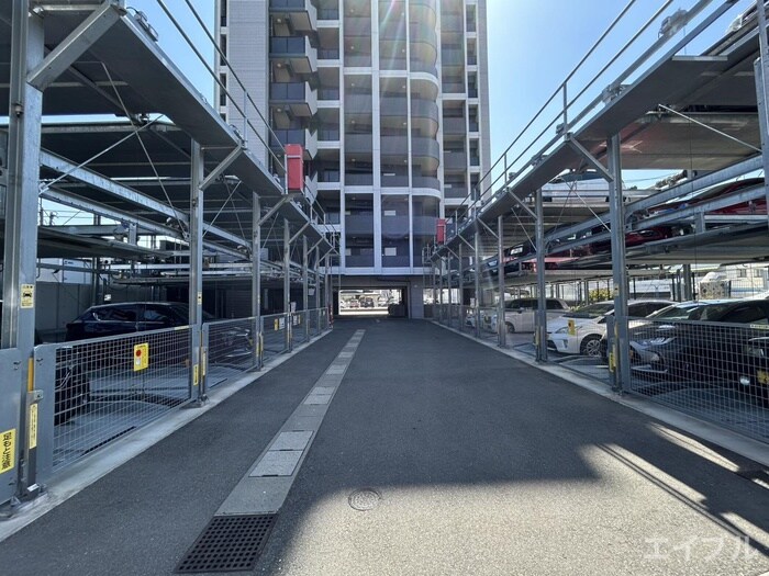 物件外観写真2　(駐車場)