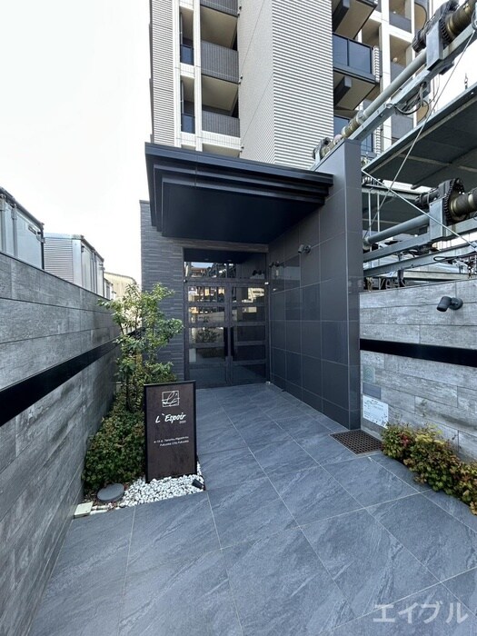 物件外観写真5　(エントランス部分)