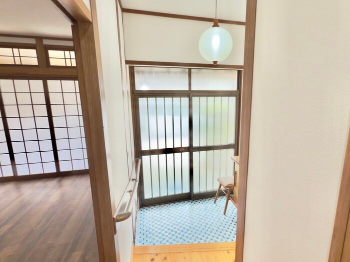 物件内観写真12　(玄関)