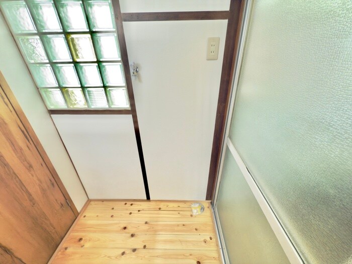 物件内観写真16　(洗濯機置場)