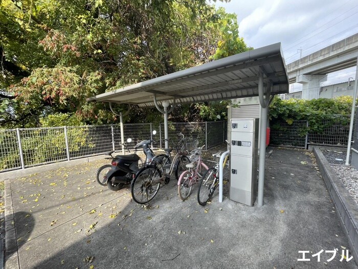 物件外観写真3　(駐輪場)