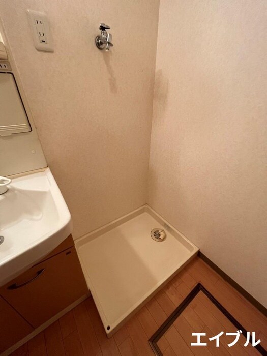 物件内観写真14　(洗濯機置場)