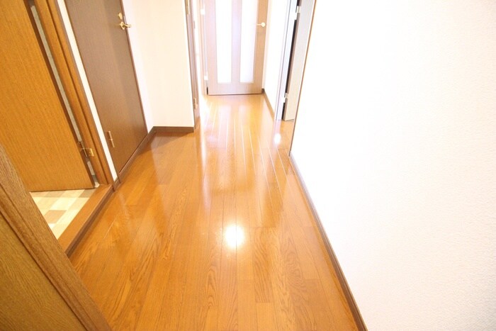 物件内観写真10　(玄関)