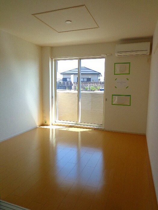 物件内観写真3　(居室)