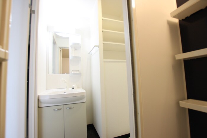 物件内観写真12　(洗面)