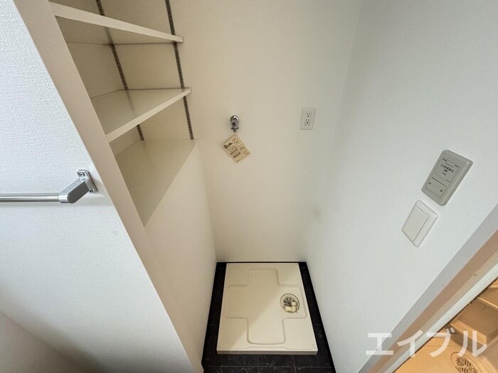 物件内観写真15　(洗濯機置場)