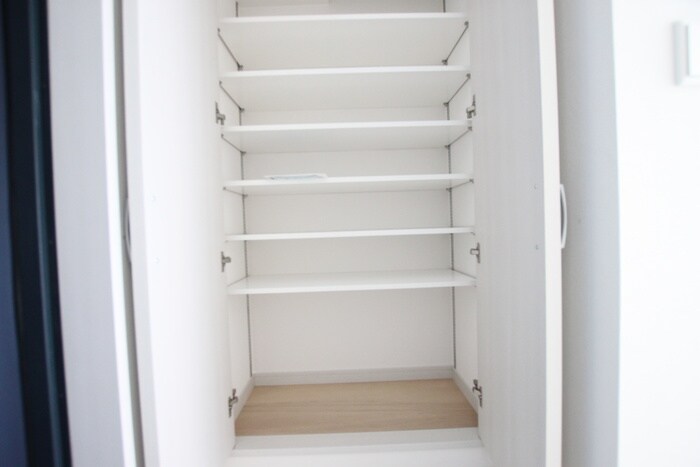 物件内観写真15　(収納)